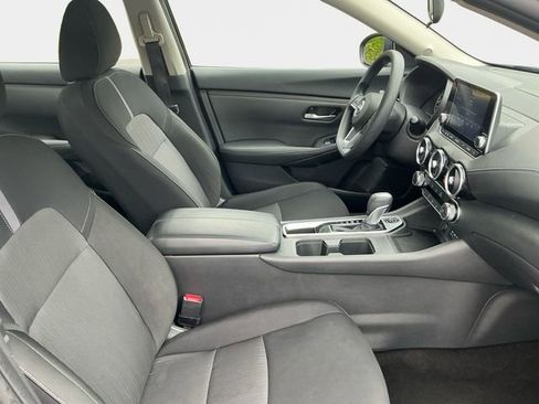 Used 2025 Nissan Sentra SV FWD image 16