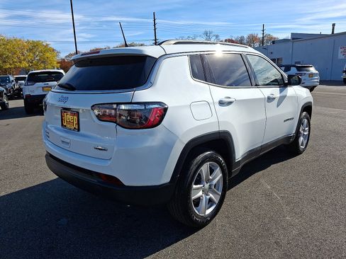 Certified 2022 Jeep Compass Latitude w/ Convenience Group image 6