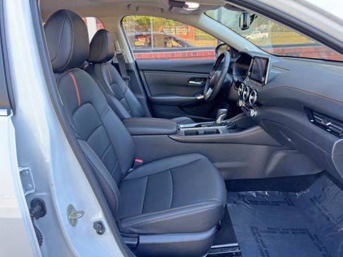 Used 2020 Nissan Sentra SR w/ Premium Package image 15