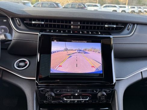 New 2025 Jeep Grand Cherokee Laredo X w/ Luxury Tech Group I image 22