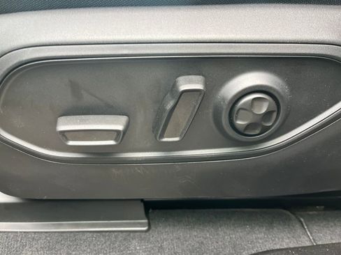 New 2025 Jeep Grand Cherokee Laredo X w/ Luxury Tech Group I AWD/4WD image 29