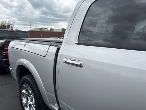 Used 2017 RAM 1500 Laramie w/ Convenience Group AWD/4WD image 6