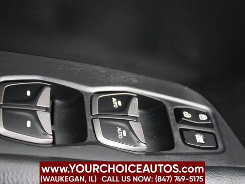 Used 2015 Hyundai Santa Fe Sport image 32