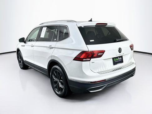 Used 2024 Volkswagen Tiguan SE w/ Panoramic Sunroof Package FWD image 5