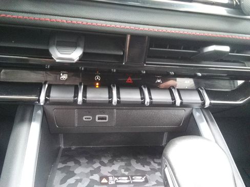 Used 2023 Chevrolet Colorado Z71 w/ Z71 Convenience Package 2 image 22