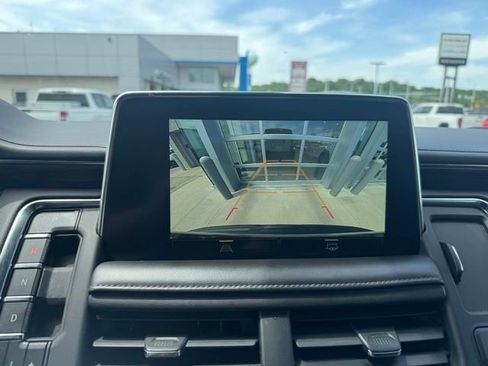Used 2022 Chevrolet Suburban Z71 AWD/4WD image 4