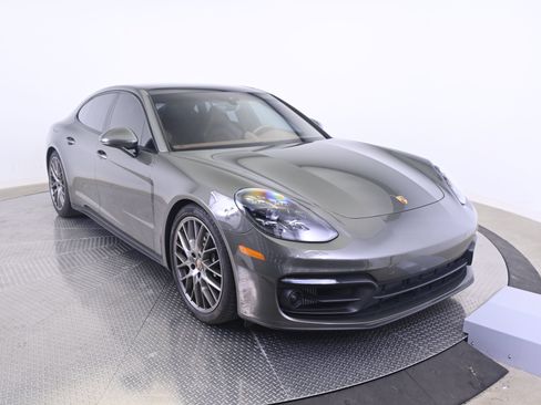 Certified 2023 Porsche Panamera 4S AWD/4WD image 9
