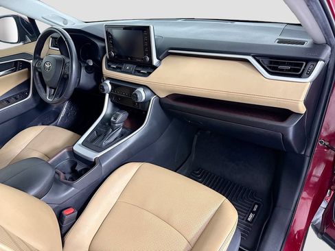 Used 2019 Toyota RAV4 Limited w/ Cold Weather Package FWD image 17