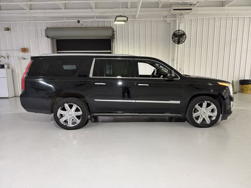 Used 2016 Cadillac Escalade ESV Premium AWD/4WD image 6