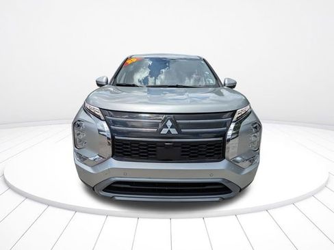 Used 2025 Mitsubishi Outlander SE FWD image 9