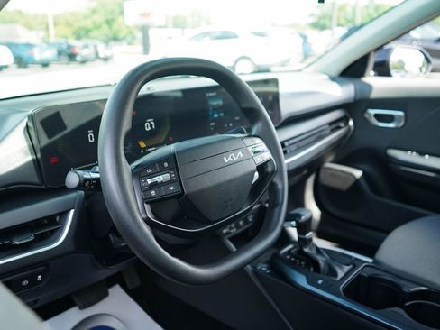 Used 2025 Kia K4 FWD image 5