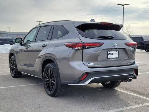 Used 2026 Toyota Highlander XSE image 6