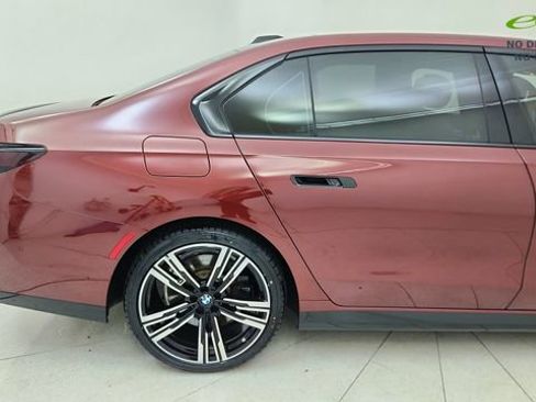 Used 2023 BMW 740i RWD image 12