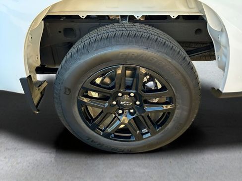 Used 2025 Chevrolet Silverado 1500 Custom image 16