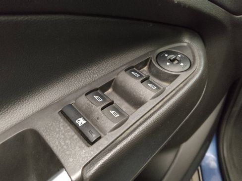 Used 2018 Ford Escape SE w/ SE Sync 3 Package FWD image 27