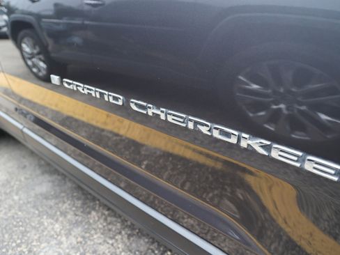 Used 2023 Jeep Grand Cherokee L Limited image 10