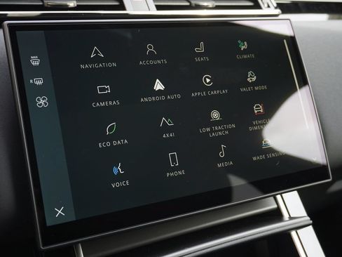 Used 2026 Land Rover Range Rover Velar S AWD/4WD image 19