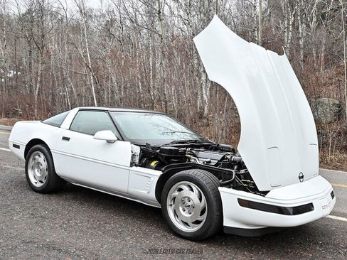Used 1995 Chevrolet Corvette Coupe image 16