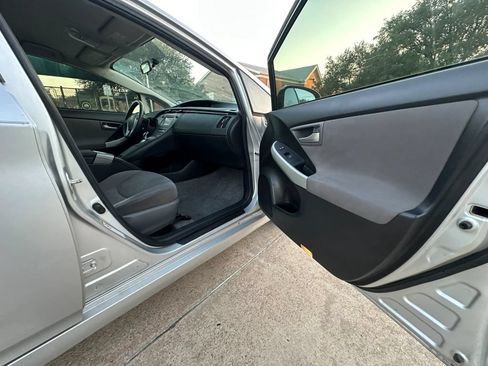 Used 2014 Toyota Prius Three FWD image 21