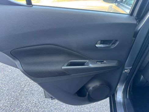 Used 2021 Nissan Kicks SV FWD image 11