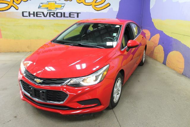 Used 2018 Chevrolet Cruze LT w/ LT Convenience Package FWD image 4