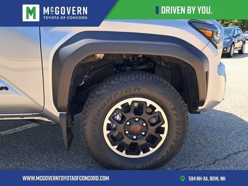 Used 2025 Toyota Tacoma TRD Off-Road AWD/4WD image 9
