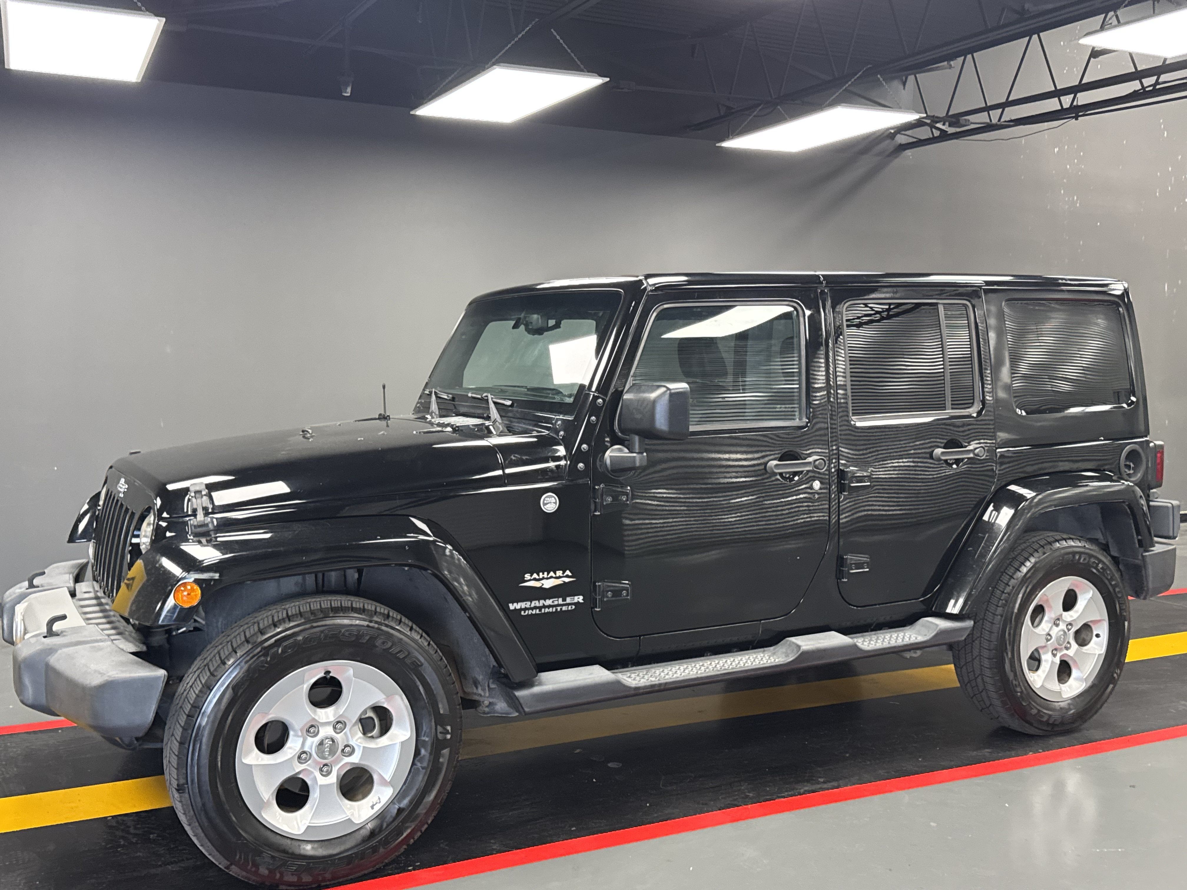 Used 2015 Jeep Wrangler Unlimited Sahara w/ Max Tow Package AWD/4WD image 2