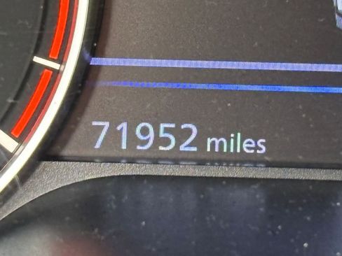 Used 2024 Nissan Altima 2.5 SV FWD image 9