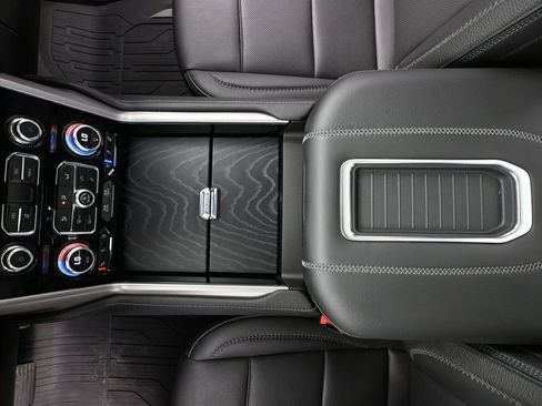 Used 2023 GMC Yukon Denali w/ Denali Reserve Package AWD/4WD image 41