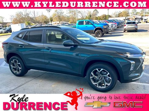 New 2026 Chevrolet Trax LT w/ Driver Confidence Package image 1