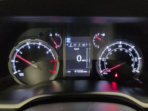 Used 2024 Toyota 4Runner TRD Off-Road image 18