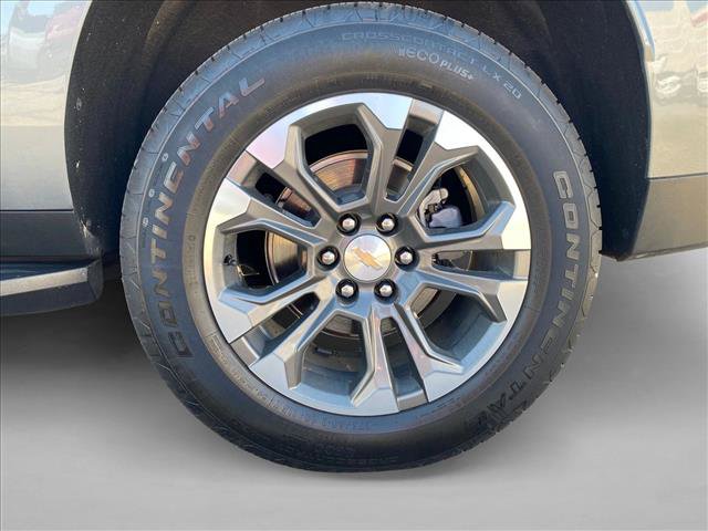 Used 2026 Chevrolet Suburban LT w/ Comfort Package AWD/4WD image 16