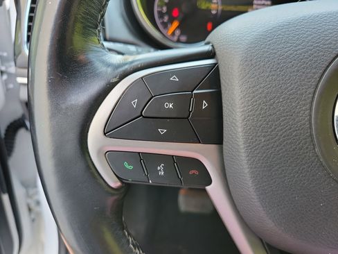 Used 2020 Jeep Grand Cherokee Overland image 21