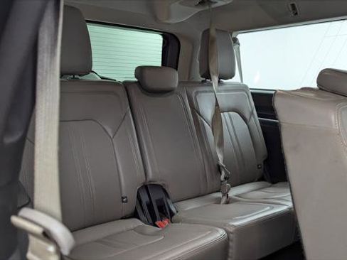Used 2019 Ford Expedition Max Limited RWD image 19