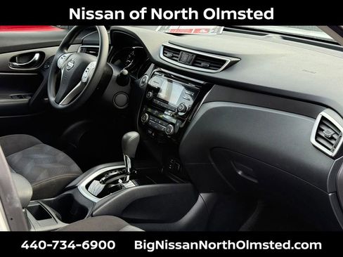 Used 2016 Nissan Rogue SV image 27
