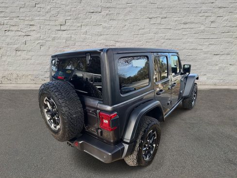 Used 2025 Jeep Wrangler Rubicon w/ Safety Group image 5