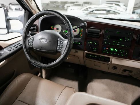 Used 2005 Ford F350 4x4 Crew Cab DRW Super Duty image 11