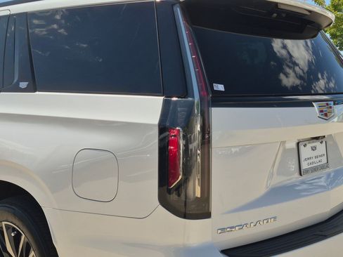 Used 2022 Cadillac Escalade Sport Platinum AWD/4WD image 12