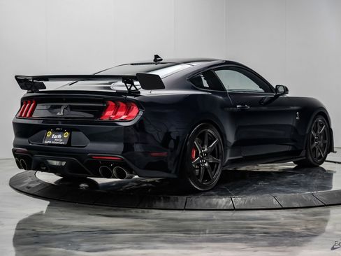 Used 2021 Ford Mustang Shelby GT500 w/ Carbon Fiber Track Pack RWD image 21