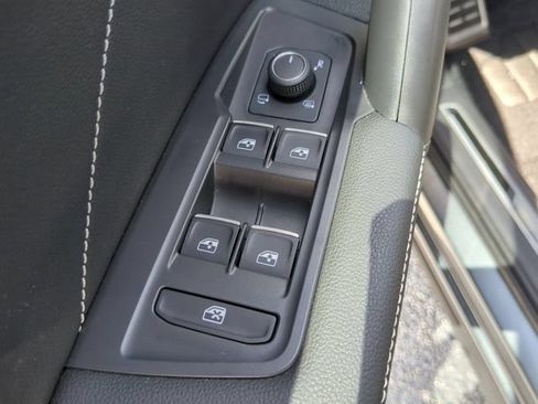 Used 2023 Volkswagen Tiguan SEL R-Line AWD/4WD image 21