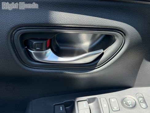 Used 2026 Honda HR-V LX image 9