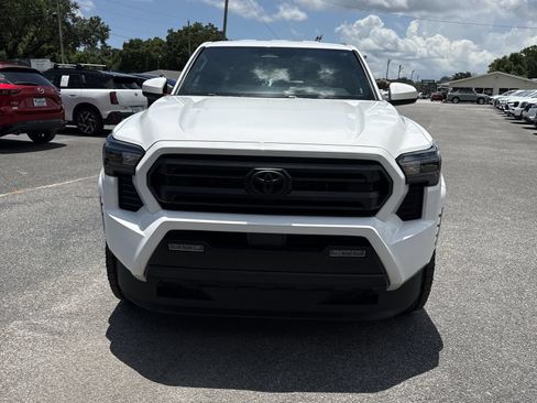 Used 2024 Toyota Tacoma SR5 AWD/4WD image 8