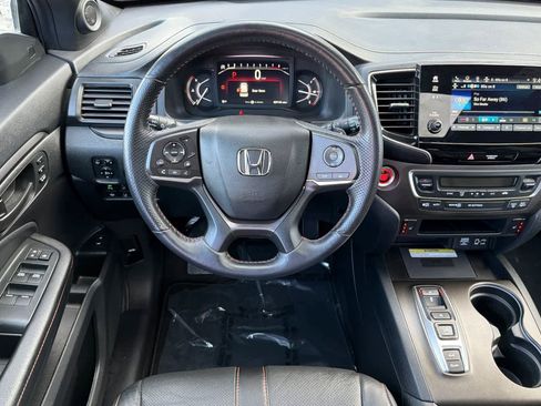 Used 2023 Honda Passport TrailSport image 16