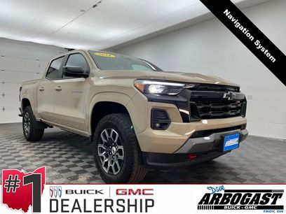 Used 2024 Chevrolet Colorado Z71 w/ Z71 Convenience Package 2
