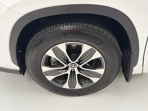 Certified 2026 Toyota Highlander XLE AWD/4WD image 24