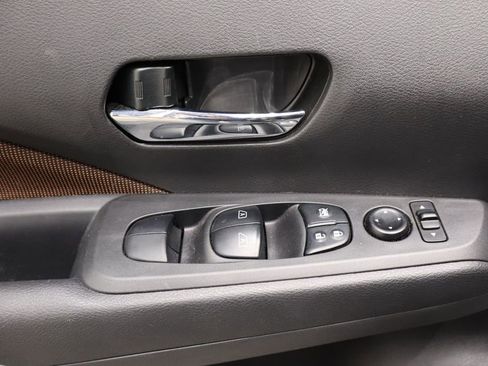 Used 2022 Nissan Kicks SR image 17