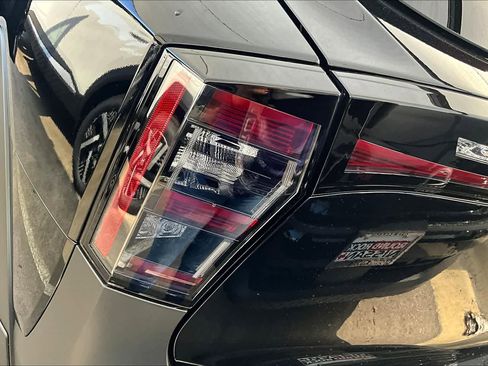 New 2026 Nissan Kicks SR w/ SR Premium Package FWD image 12