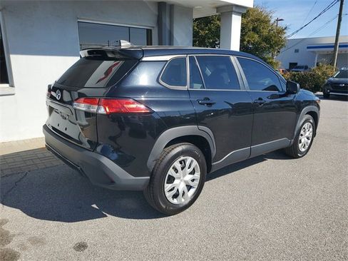 Used 2022 Toyota Corolla Cross L image 8