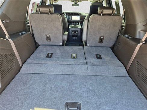 Used 2021 GMC Yukon Denali w/ Denali Premium Package AWD/4WD image 29