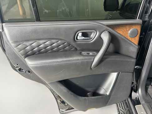 Used 2019 INFINITI QX80 Luxe w/ Proactive Package image 26